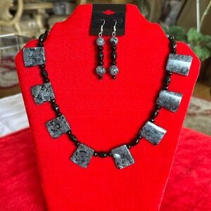 2Pc set Labradorite & Black Onyx Necklace & Earrings.